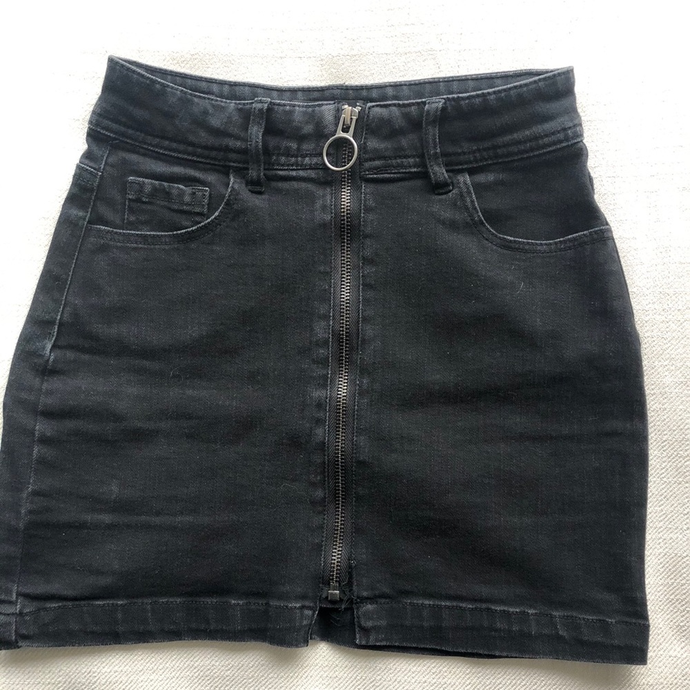 BlackLabel Black Ring Front Zipper Skirt